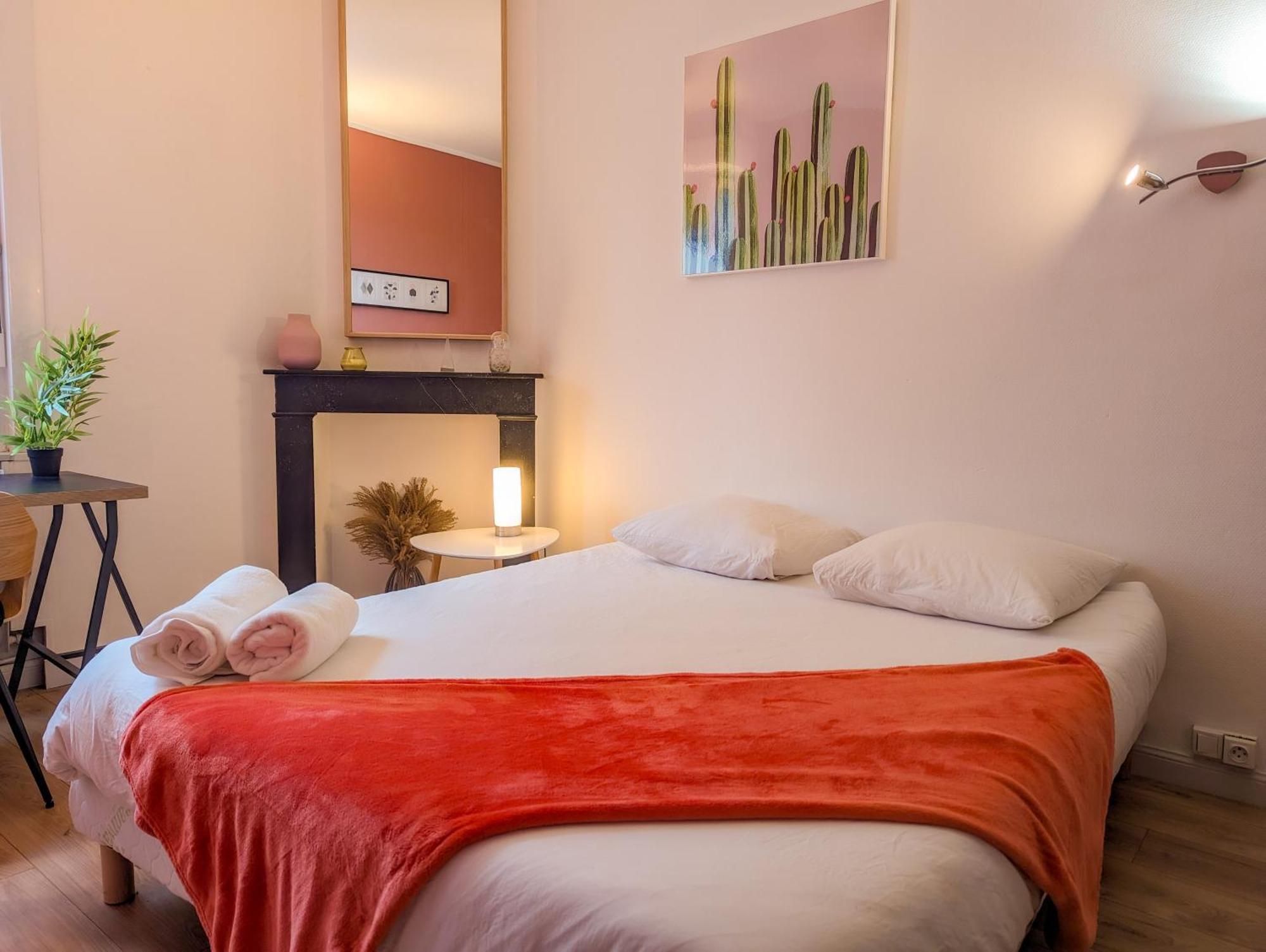 Le Cocon Bleu - Appartement Calme - Parking Gratuit - Fibre Arras Exterior photo